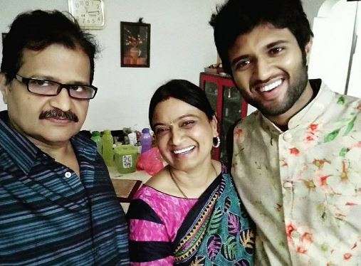 vijay devarakonda father - Chai Pakodi
